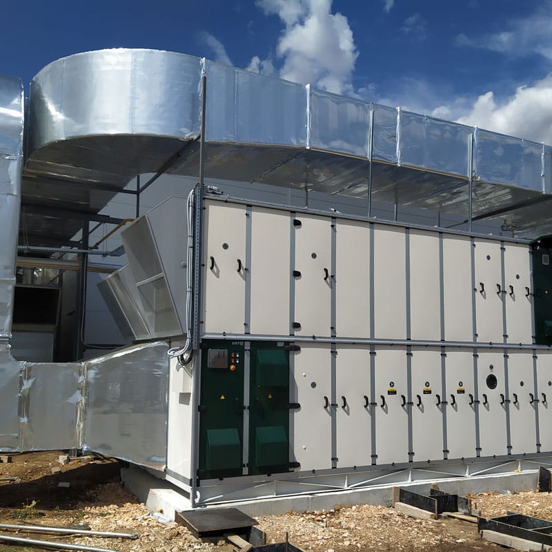 DST Flexisorb modularni adsorpcioni sušač vazduha sa priključenim ventilacionim kanalima na otvorenom tehničkom prostoru